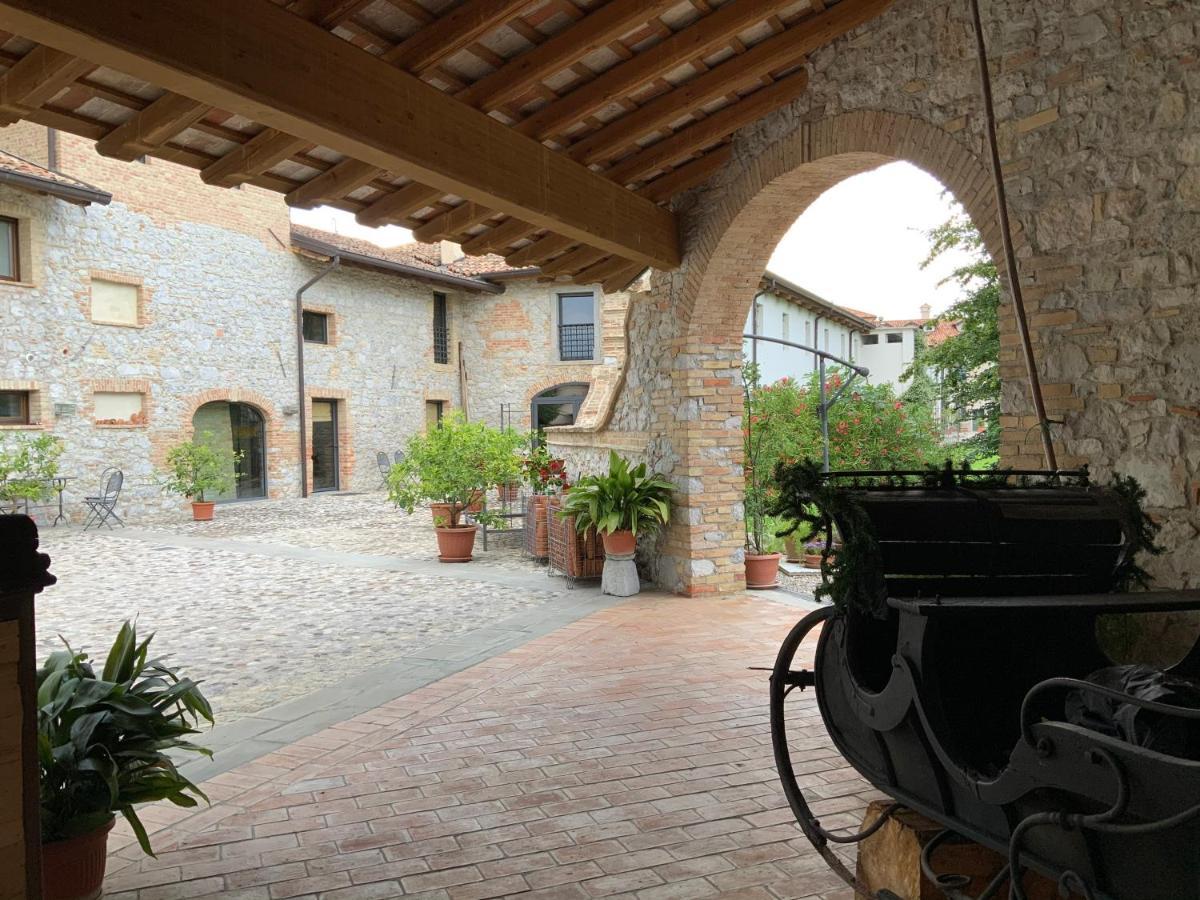 Borgo Palazzo Steffaneo Bed and Breakfast San Vito al Torre Exteriör bild
