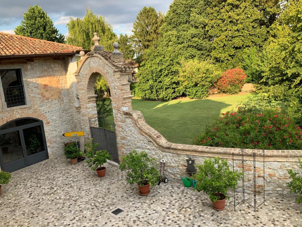 Borgo Palazzo Steffaneo Bed and Breakfast San Vito al Torre Exteriör bild
