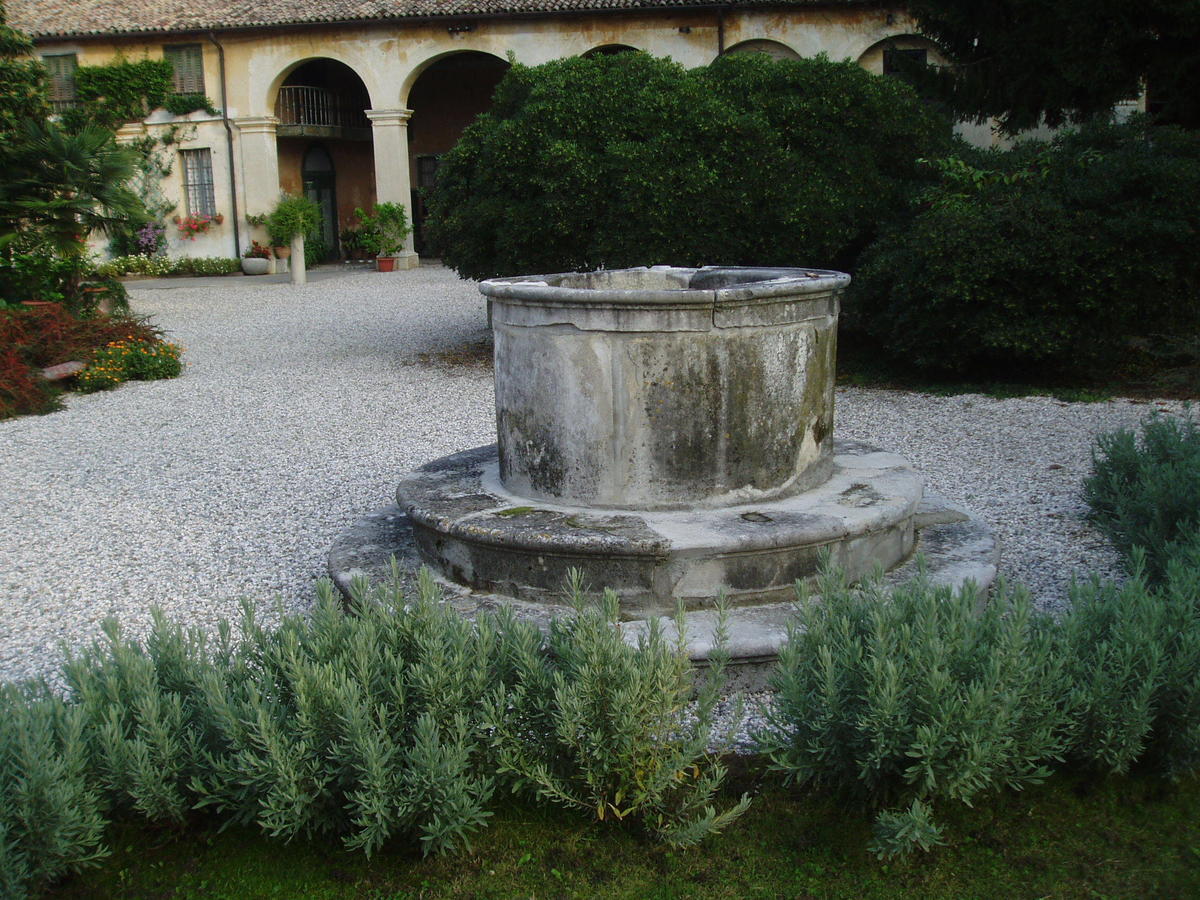 Borgo Palazzo Steffaneo Bed and Breakfast San Vito al Torre Exteriör bild